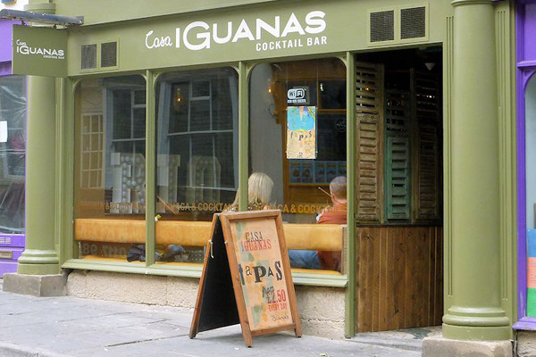 Casa Iguanas, Bath